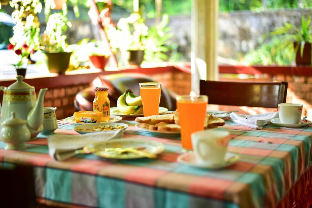 Relax Guest House Дамбула Екстериор снимка