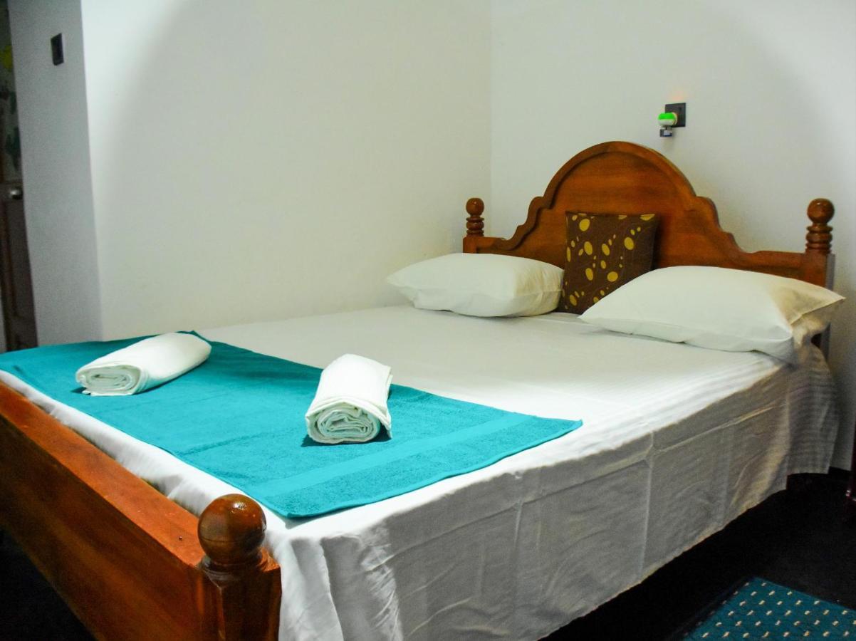 Relax Guest House Дамбула Екстериор снимка